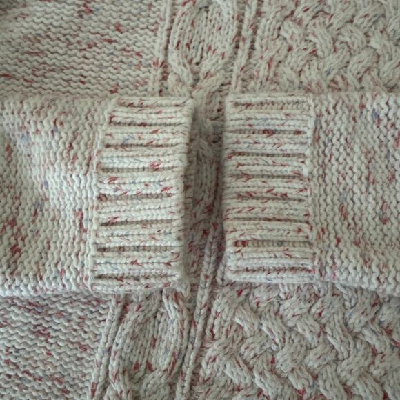 Talbots Cable Knit sweater cream with flecks in shades of pink size medium - Picture 7 of 11